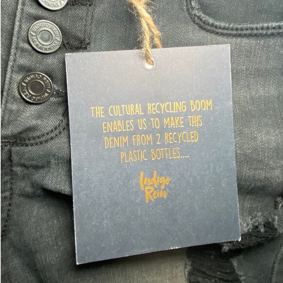 Black Distressed women's button up shorts - Picture 7 of 8